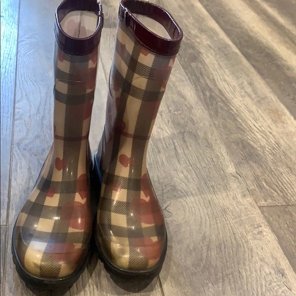 burberry heart rain boots